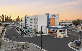 Hampton Inn&Suites Bakersfield Central